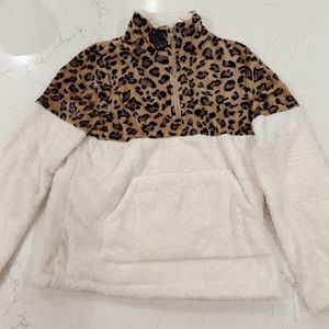 Women’s leopard/white pullover